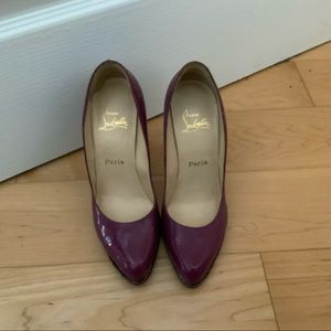 Christian Louboutin purple patent pumps 40